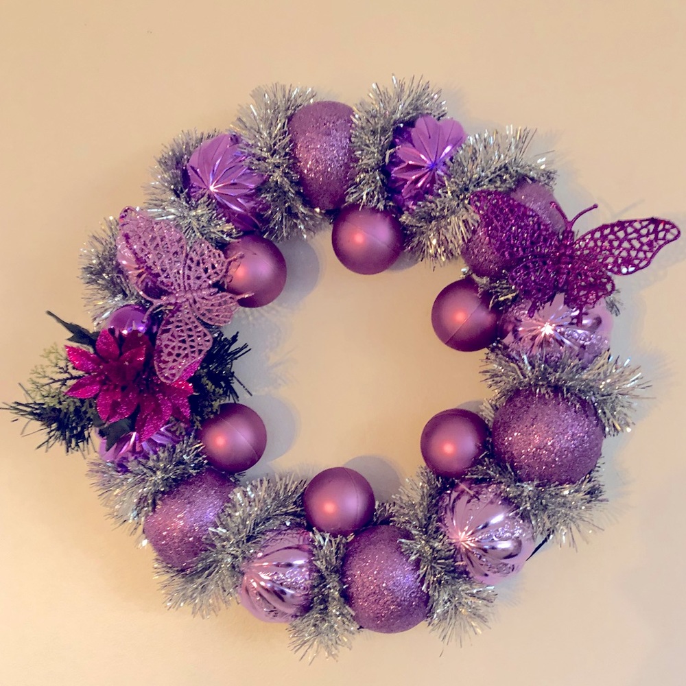 Holiday wreath